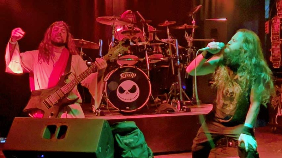 Konstricted live