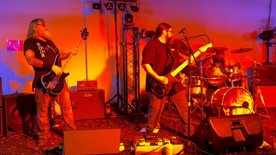 Room One-0-One live