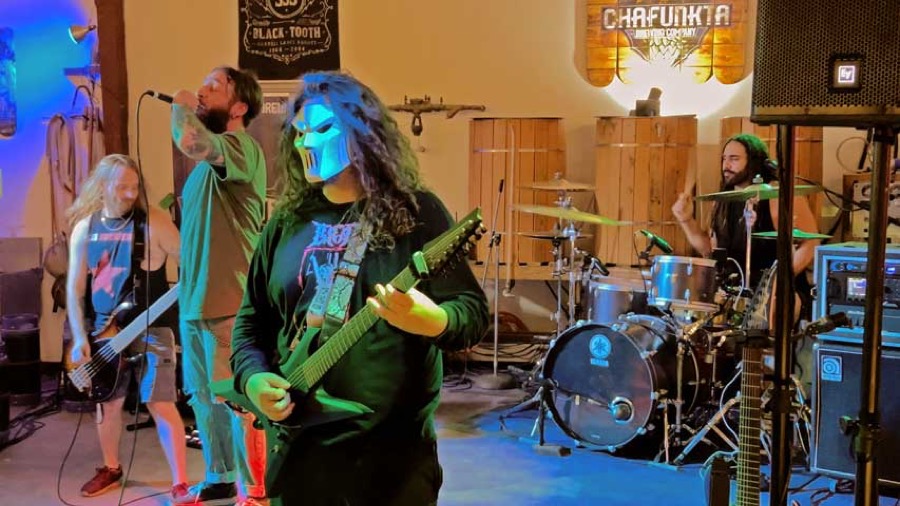610 Split live