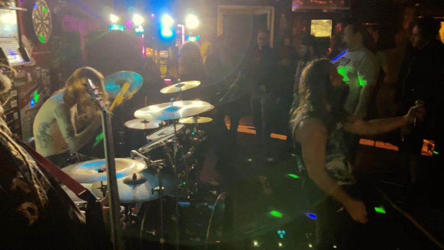 Konstricted live