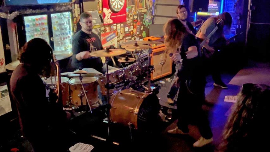 Cutthroat live