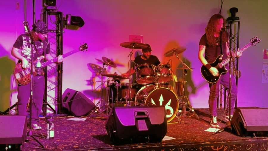 Silver Dose live